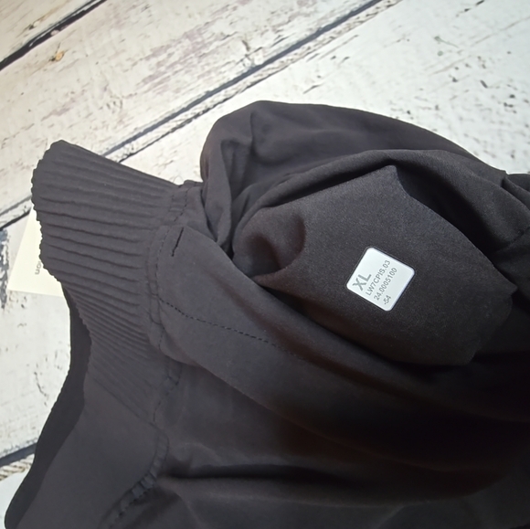 NWT Lululemon Stretch Woven Relaxed Fit High-Rise Short 4” - Black, Size XL - Picture 15 of 16